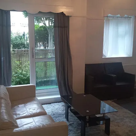 The London Apartment Exterior photo